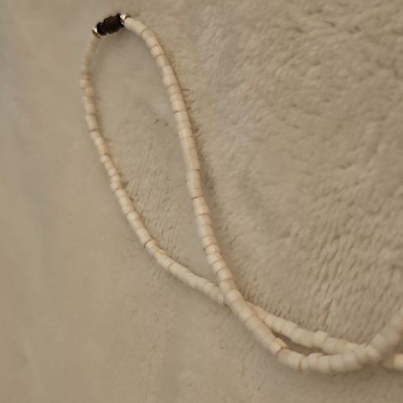 Vintage 1970s White Heishi Shell Bone Beaded Surfer Unisex Necklace - Picture 7 of 7